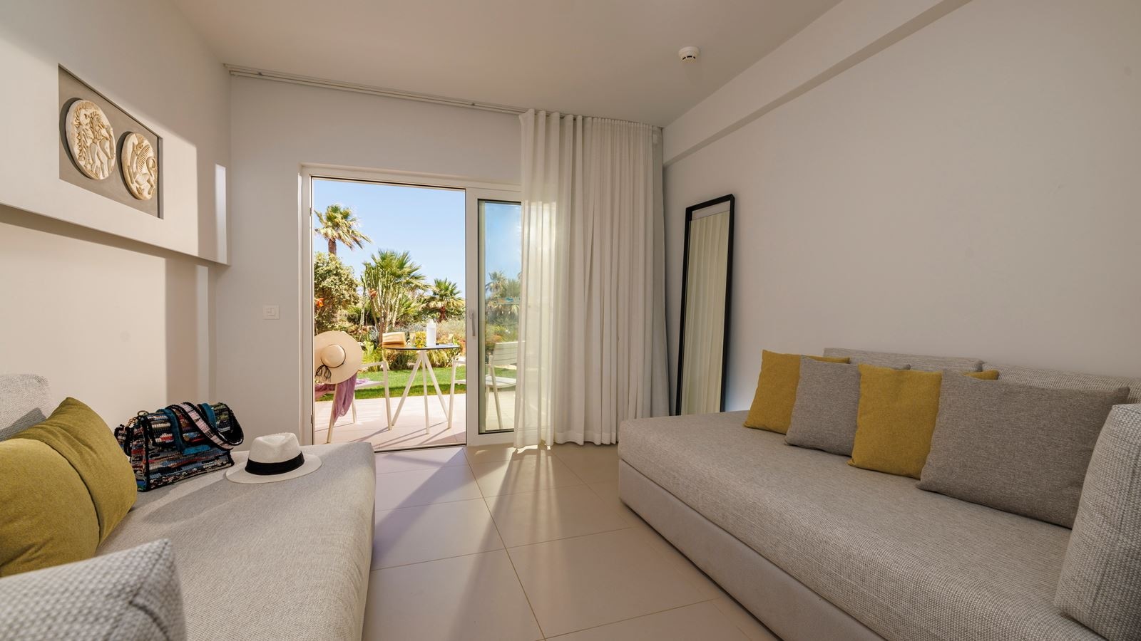 rooms-suite-2-bedrooms-gardenview