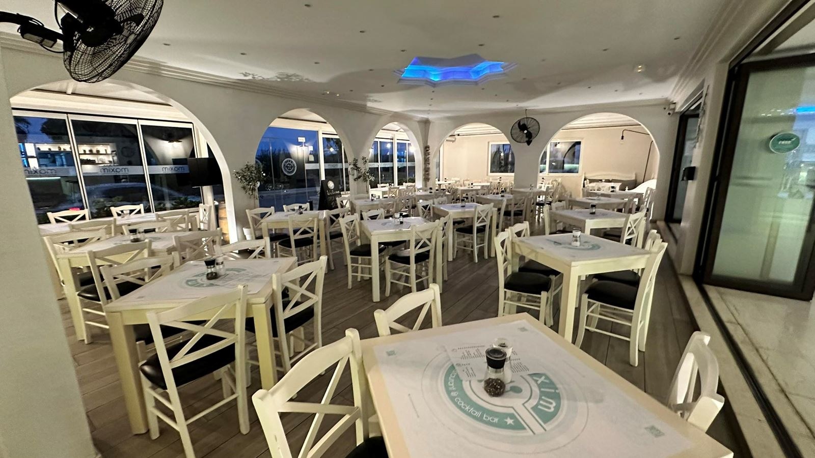 restaurants-maxim-restaurant