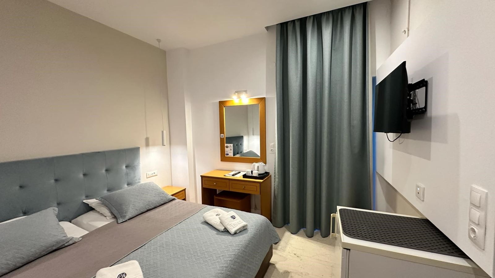 rooms-superior-double-or-twin-room