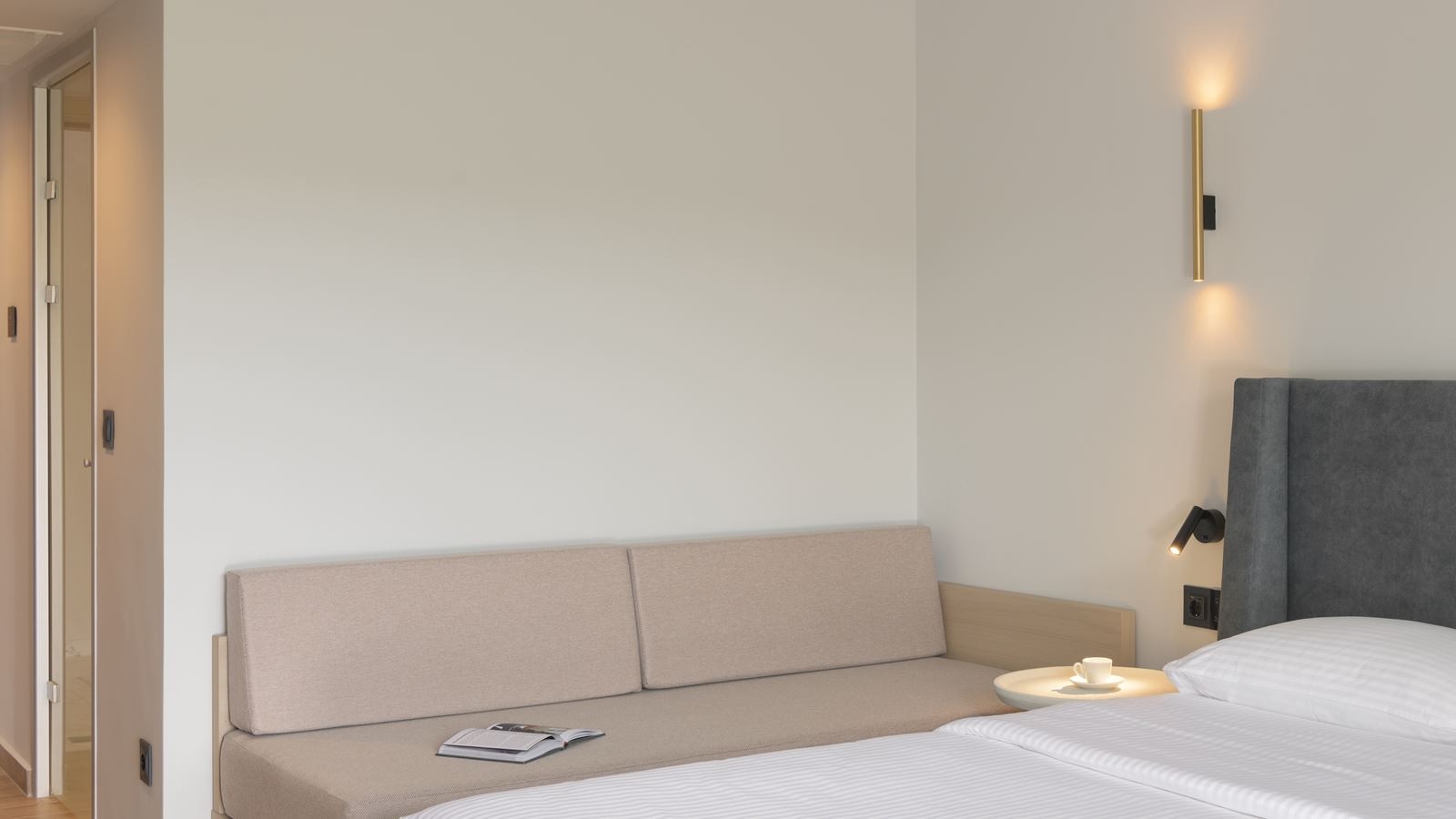 rooms-double-room-with-mountain--view