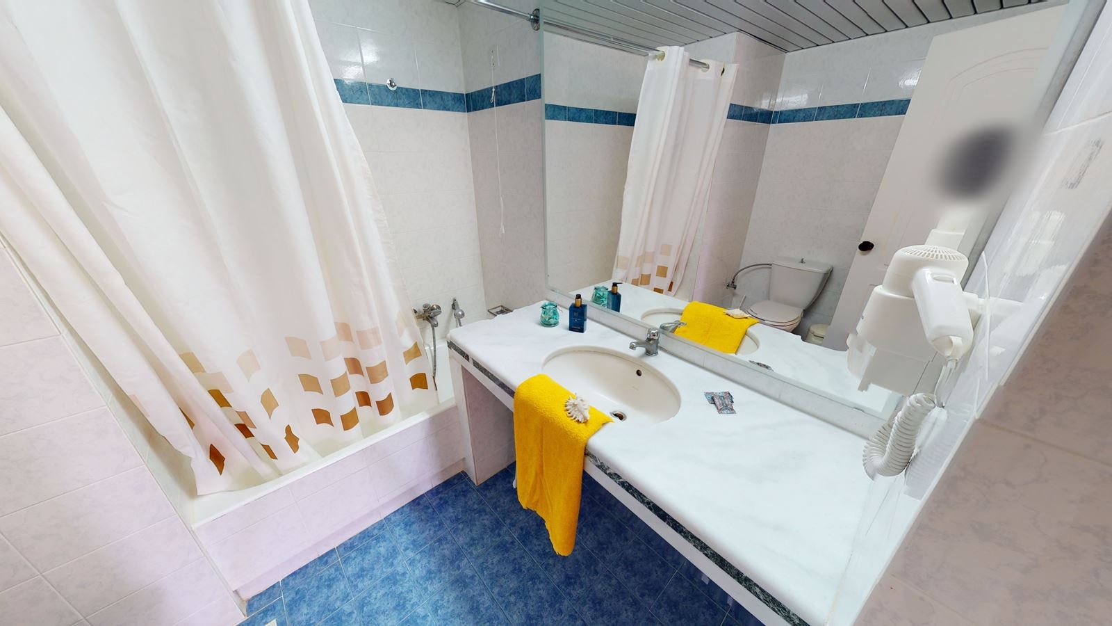 rooms-double-balcony-or-terrace-economy