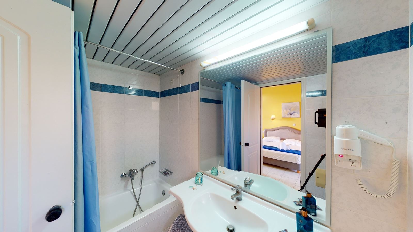 rooms-family-balcony-or-terrace-economy