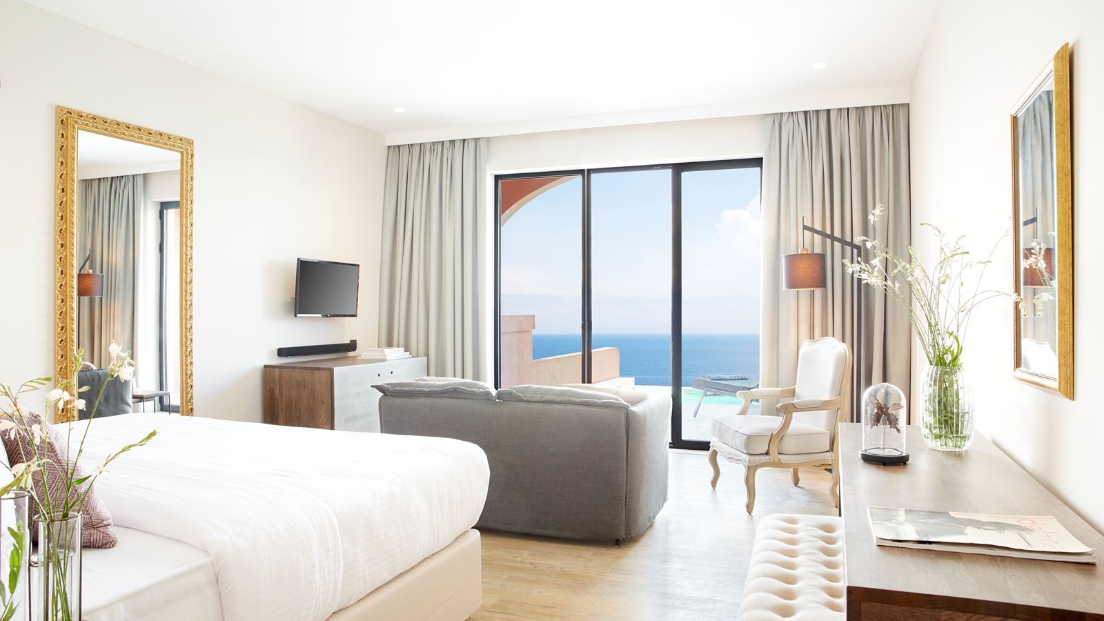 rooms-deluxe-junior-suite-private-pool-sea-view