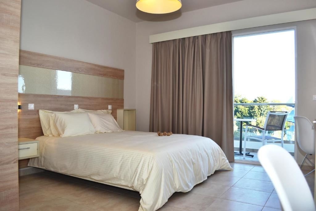 rooms-superior-studio-balcony