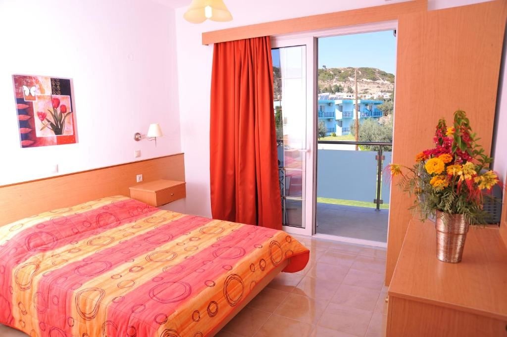 rooms-deluxe-room-garden-view