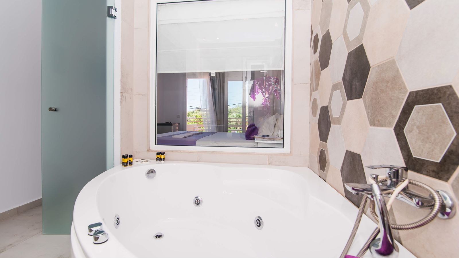 rooms-suite-junior-double-balcony-or-terrace