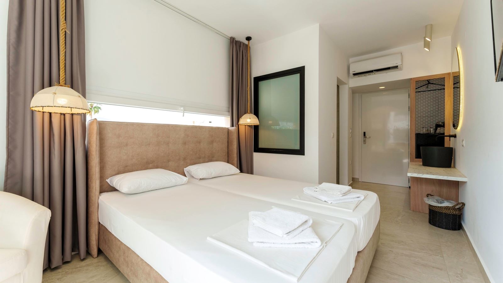 rooms-room-deluxe-twin-balcony-or-terrace