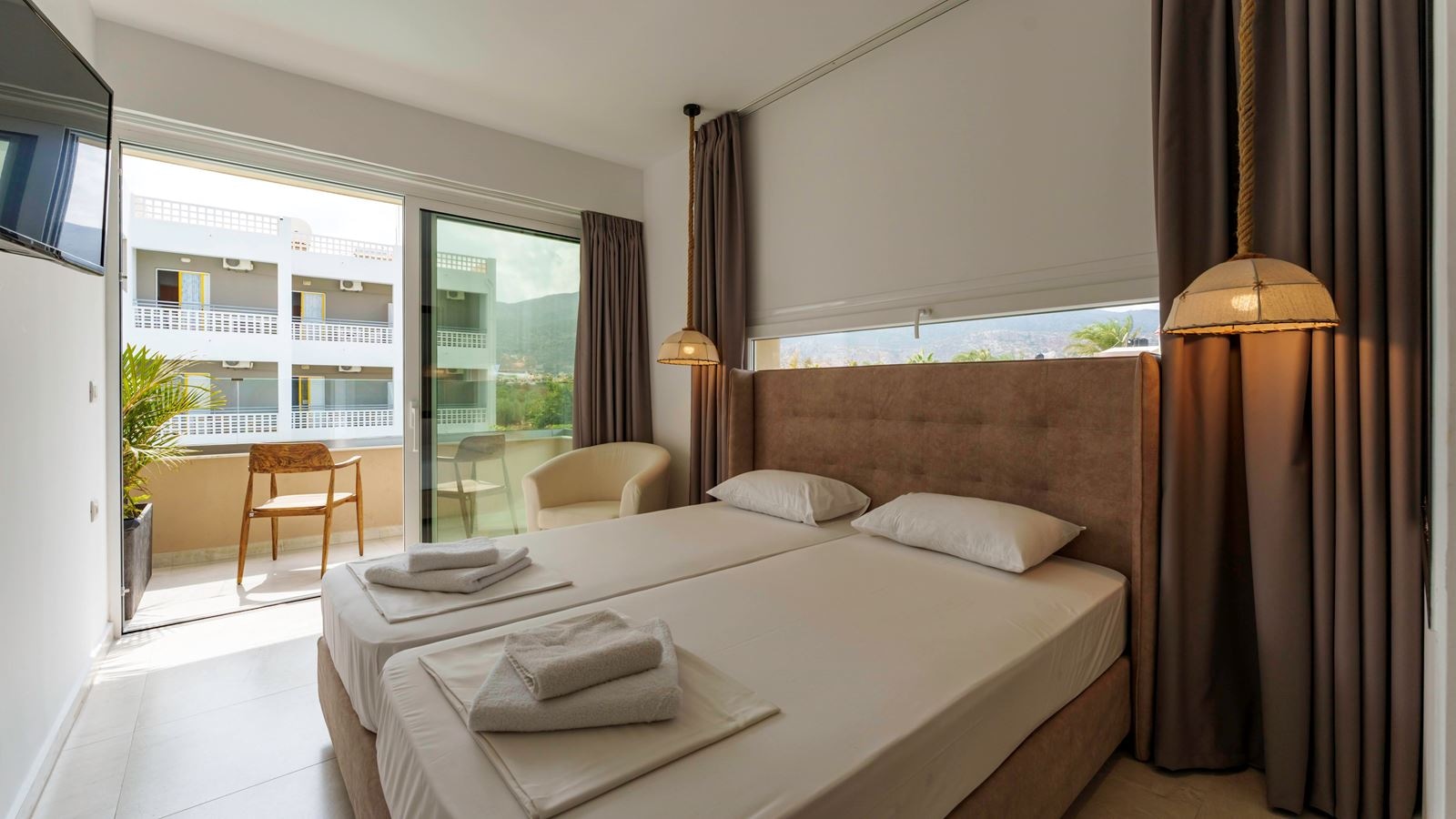 rooms-room-deluxe-twin-balcony-or-terrace