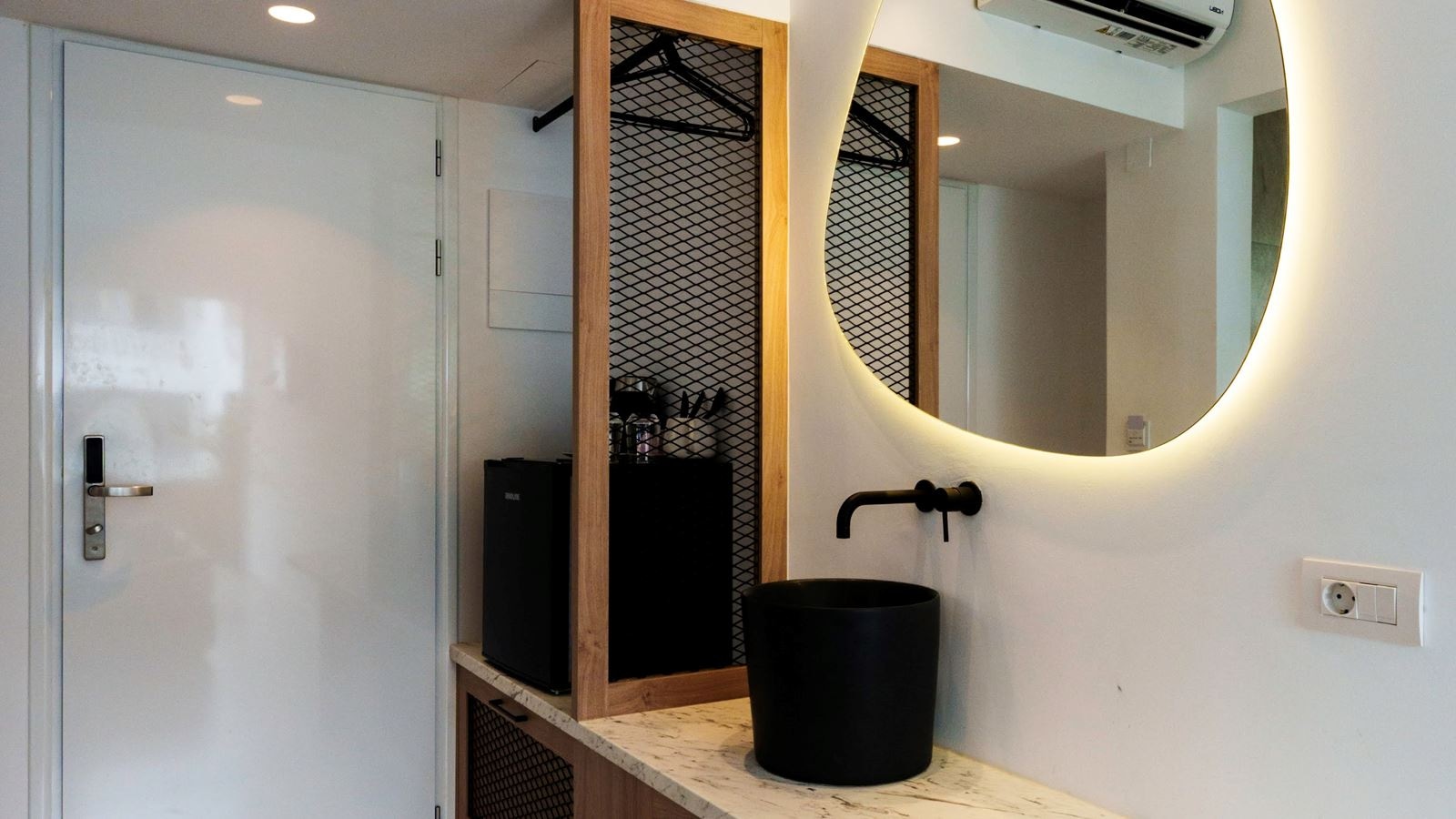 rooms-room-deluxe-twin-balcony-or-terrace