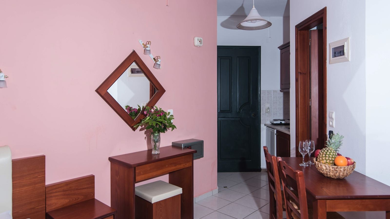 rooms-standard-studio-pool-view-or-side-sea-view-2-pax