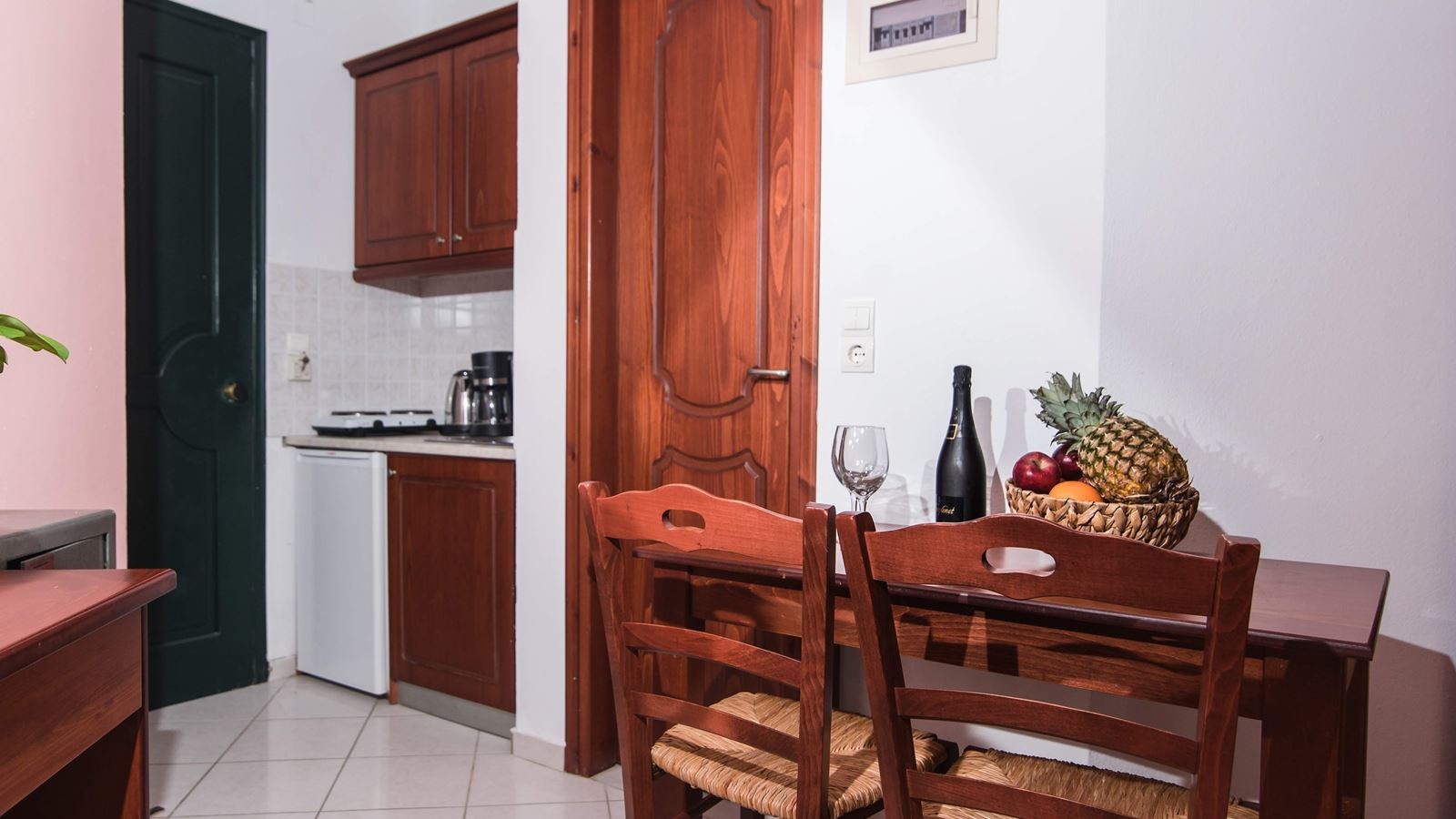 rooms-standard-studio-pool-view-or-side-sea-view-2-pax