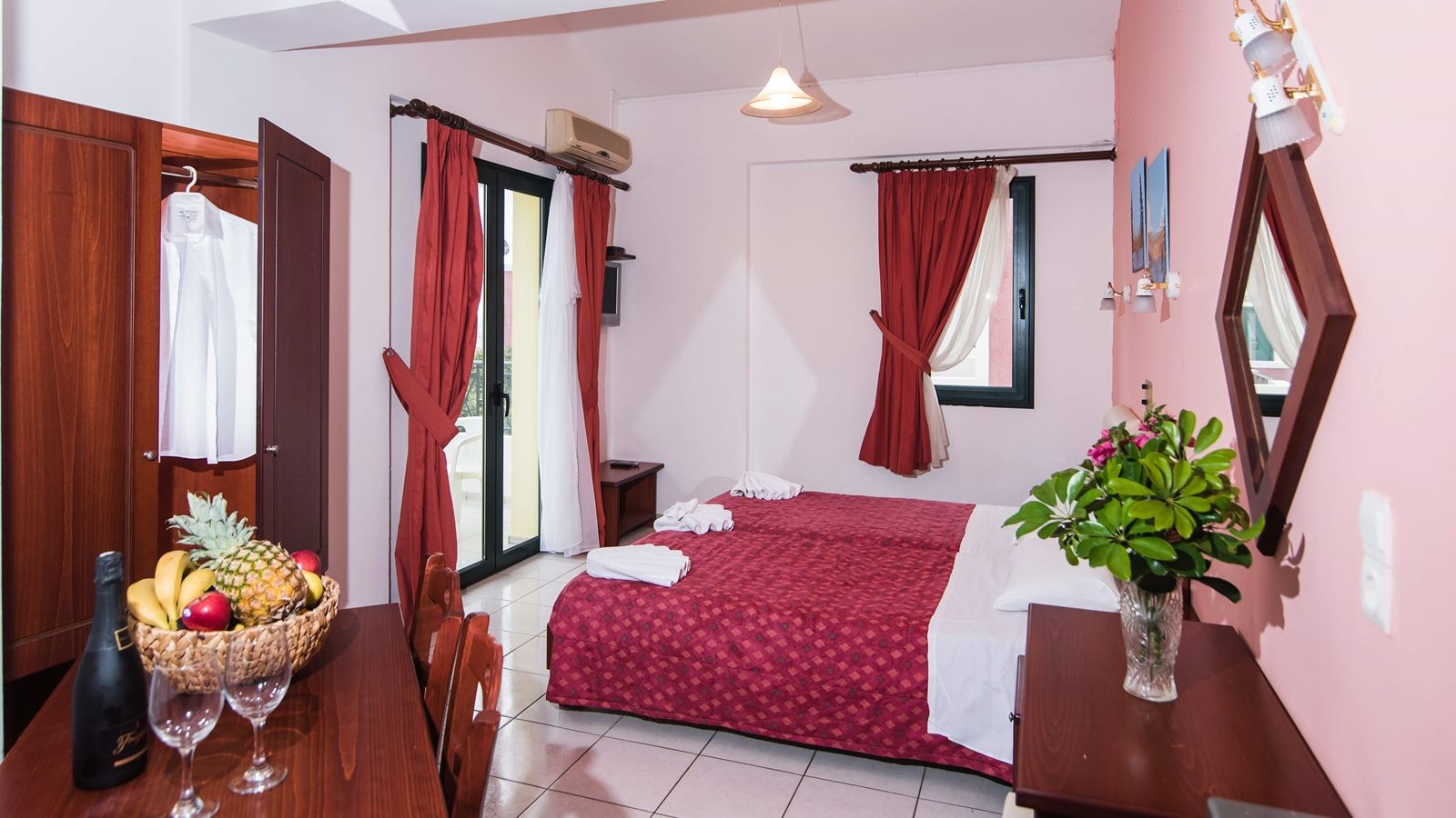 rooms-standard-studio-pool-view-or-side-sea-view-2-pax