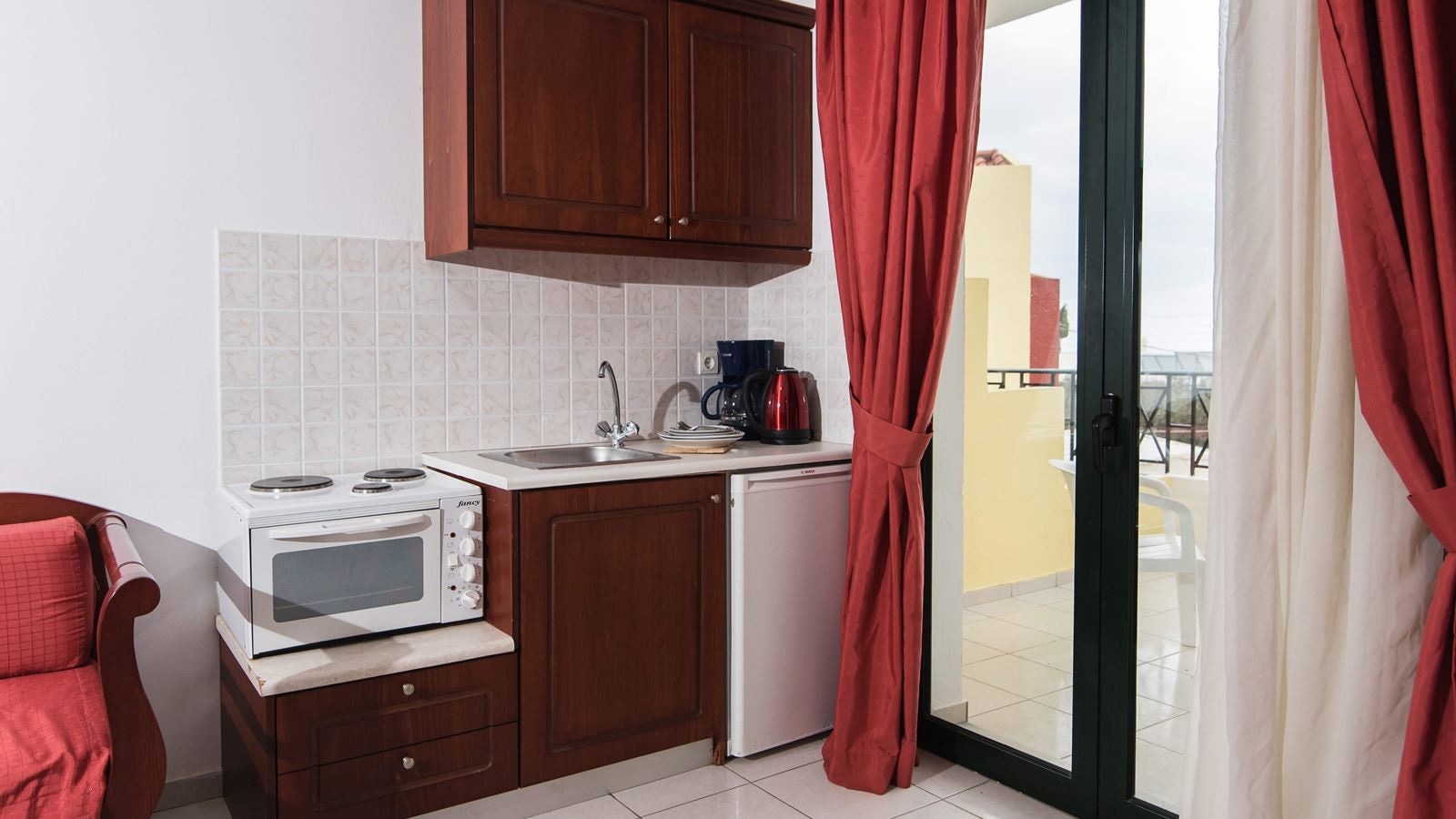 rooms-one-bedroom-apartment-garden-view-or-side-sea-view-3-pax