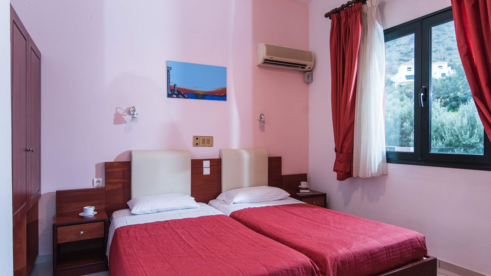 rooms-one-bedroom-apartment-garden-view-or-side-sea-view-3-pax