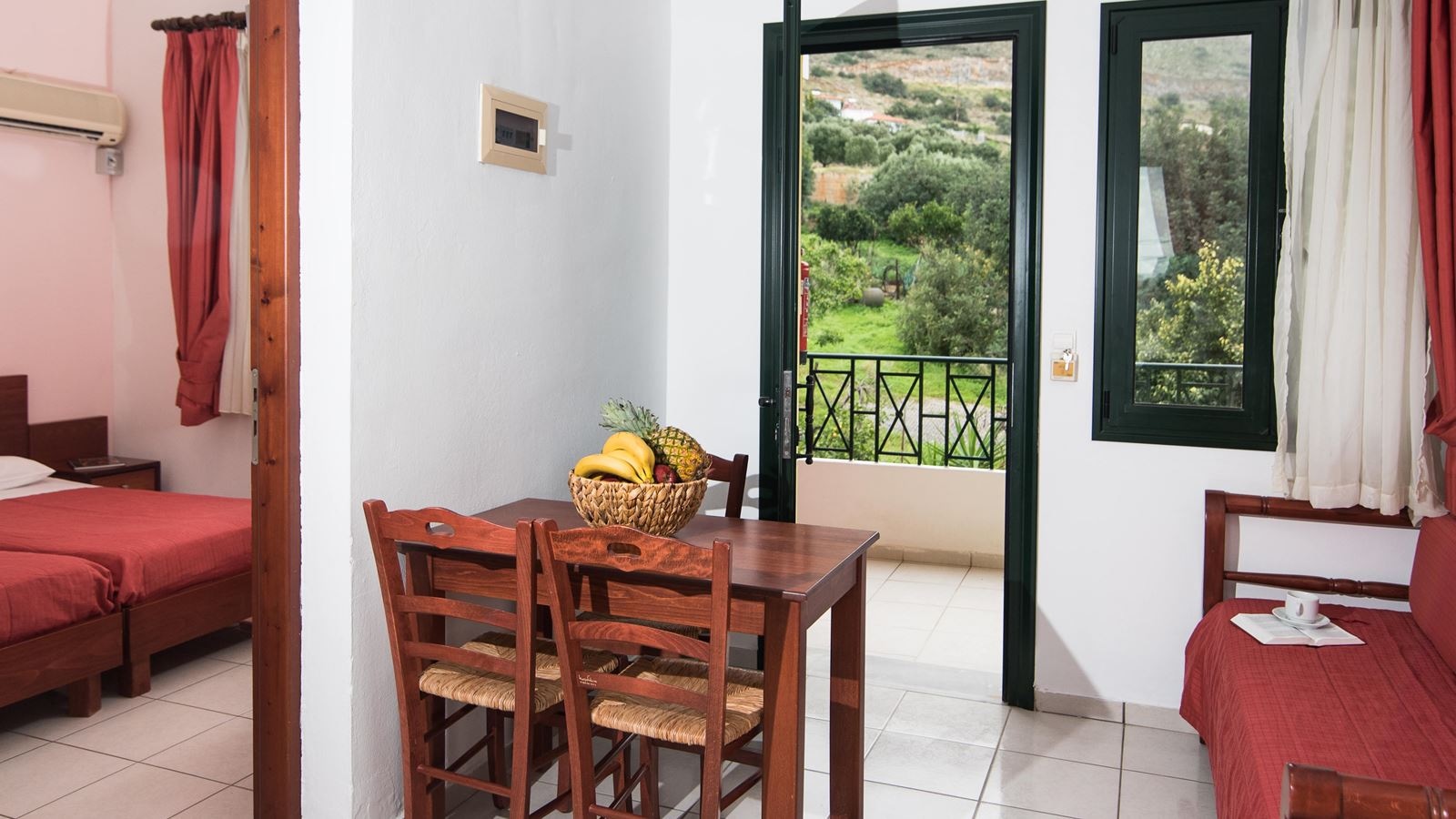 rooms-one-bedroom-apartment-garden-view-or-side-sea-view-3-pax