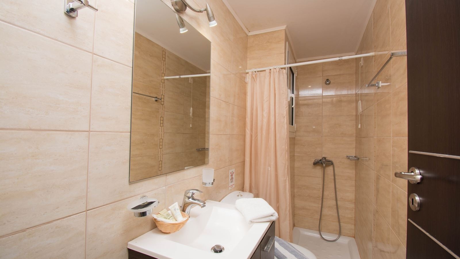 rooms-apartment-triple