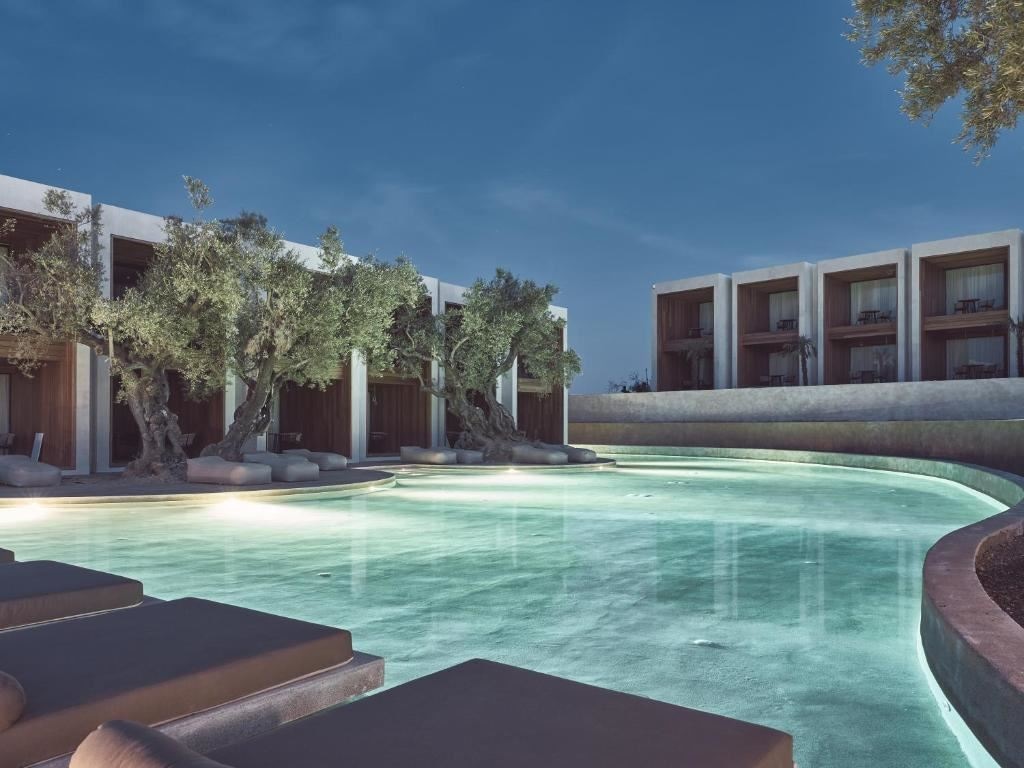 rooms-superior-suite-swim-up-pool-view