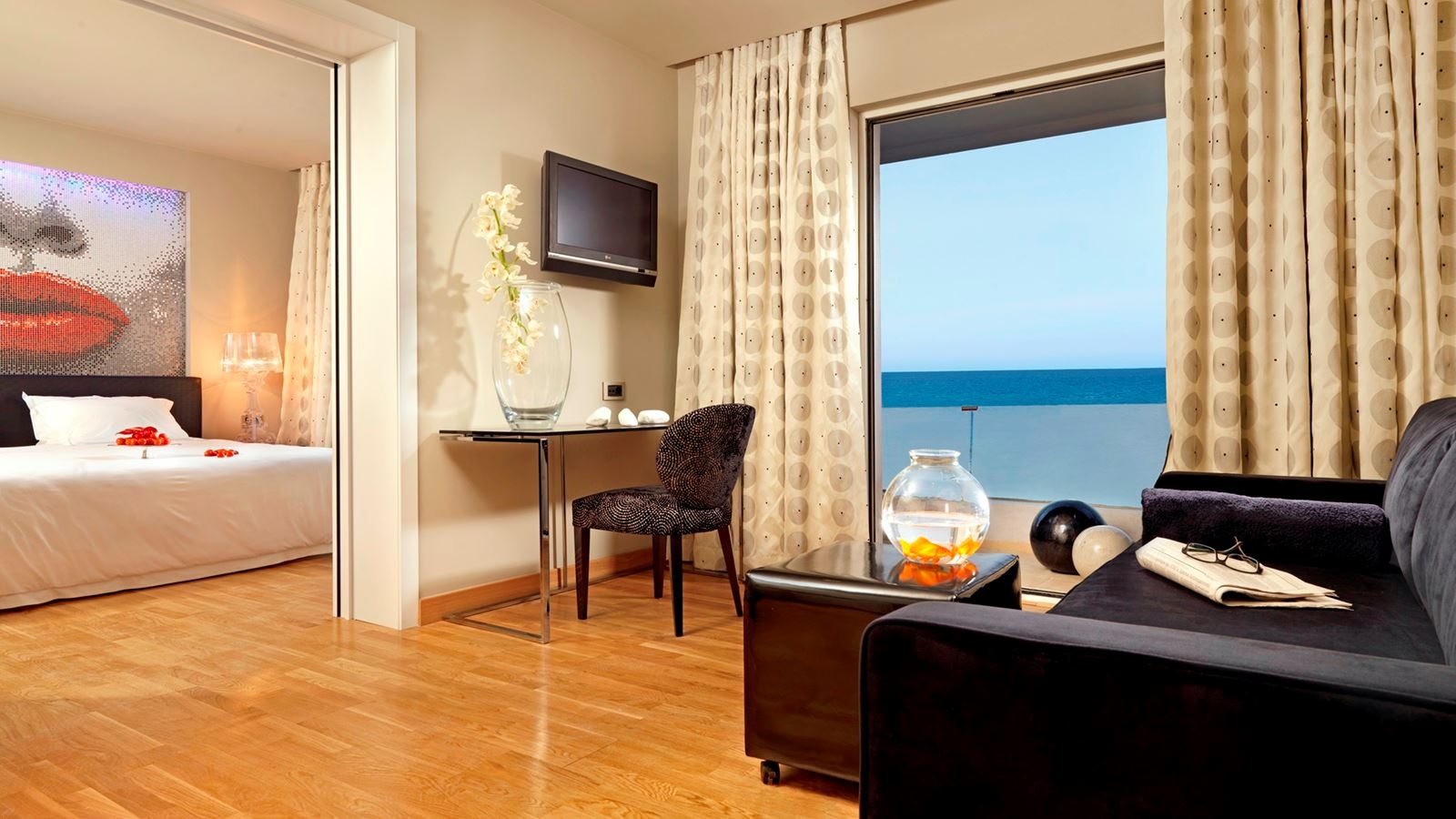 rooms-luxury-family-1-bedroom-suite