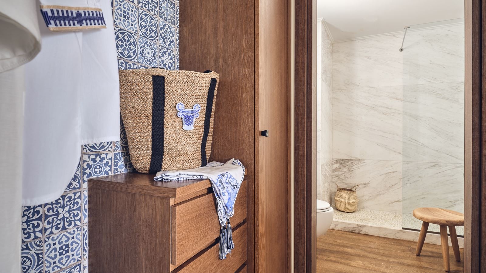 rooms-superior-double-room-side-sea-view