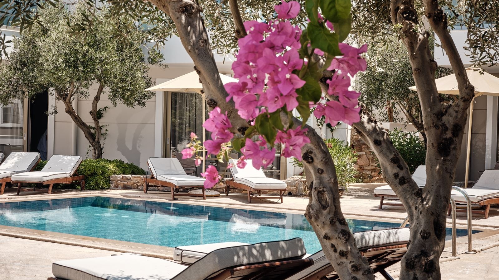 rooms-superior-double-sea-view-sharing-pool