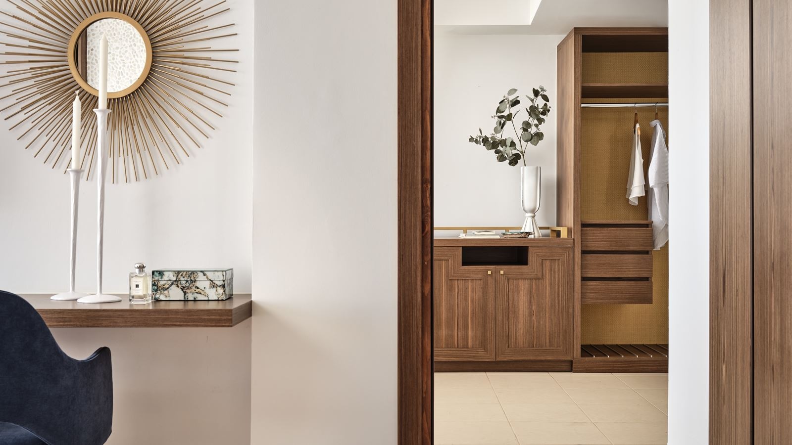 rooms-superior-suite-waterfront-sea-view