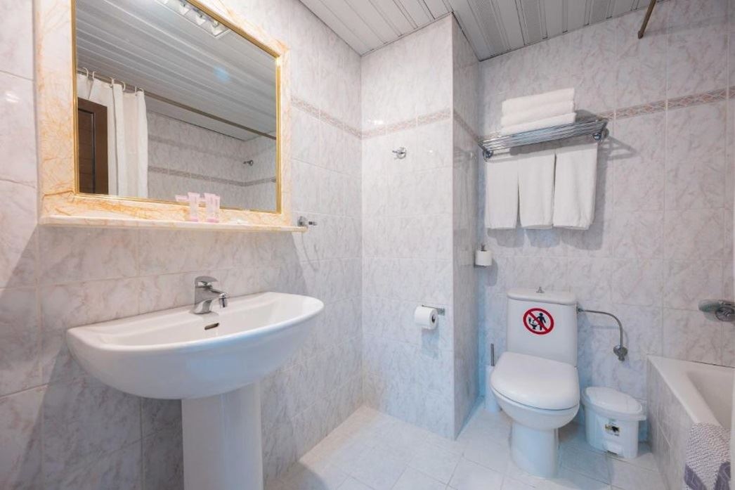 rooms-single-use-room-garden-view-balcony