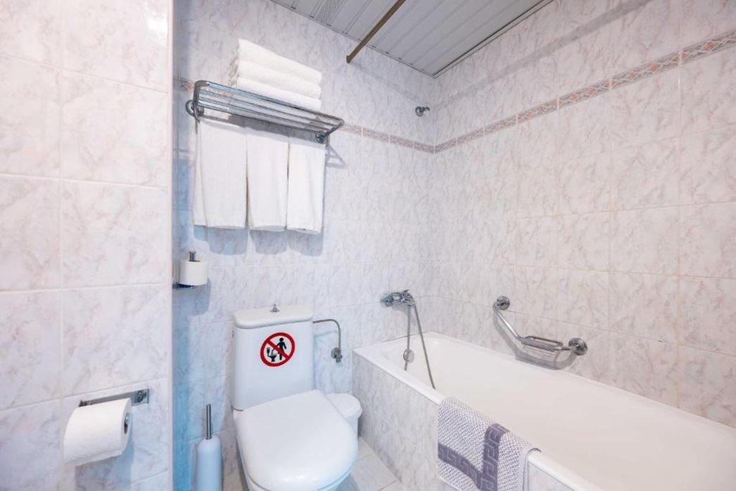 rooms-single-use-room-garden-view-balcony