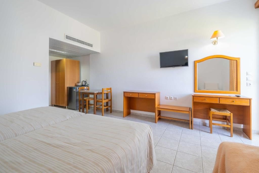 rooms-double-room-garden-view-balcony