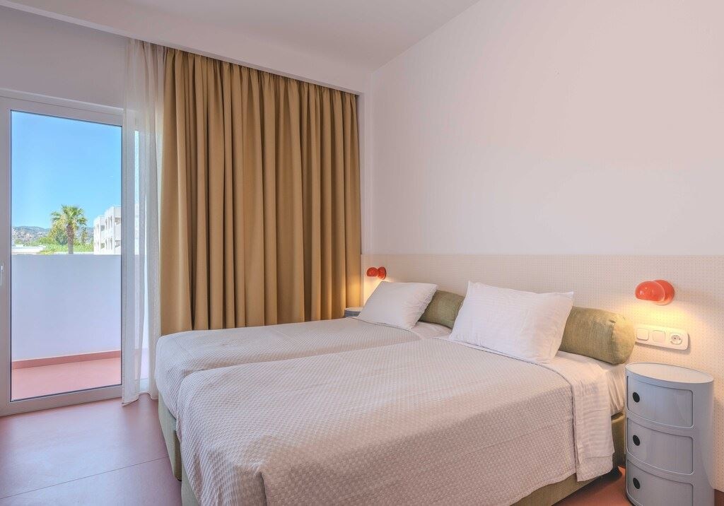 rooms-king-double-garden-view