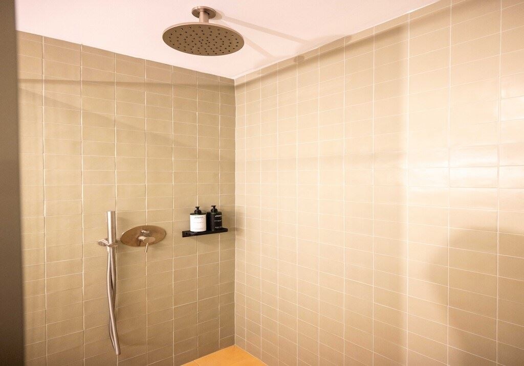 rooms-queen-double-pool-view