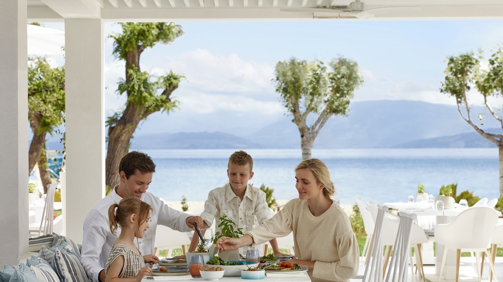 restaurants-ouzo-alacarte-restaurant