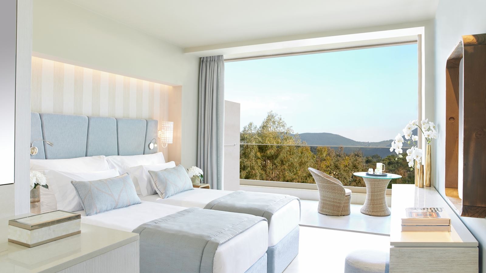 rooms-family-room-inland-view