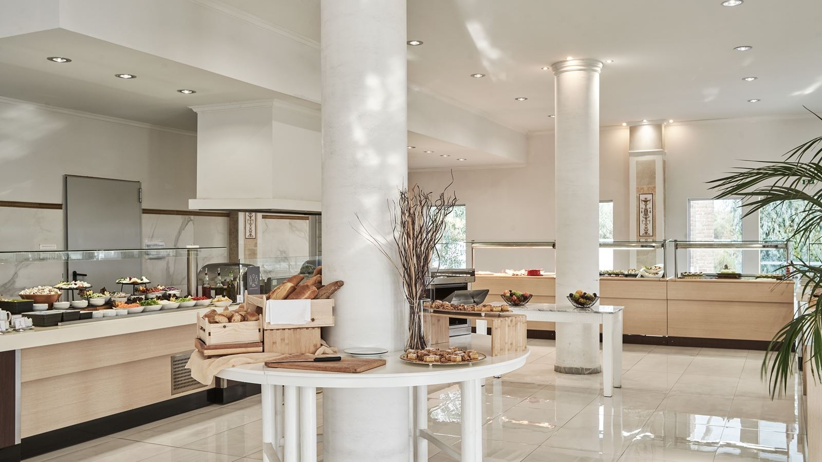 restaurants-ermis-main-restaurant