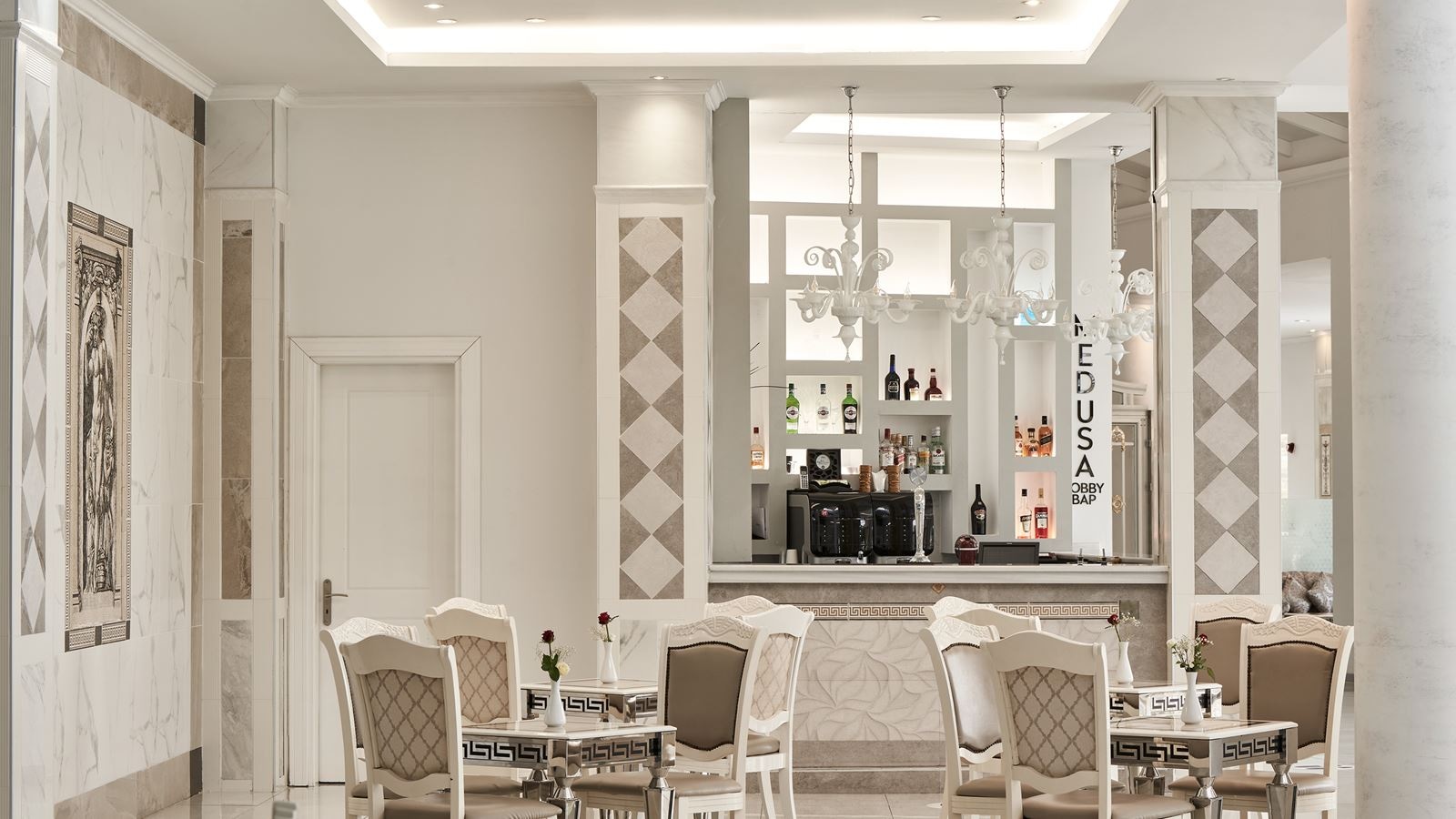 bars-medusa-lobby-bar