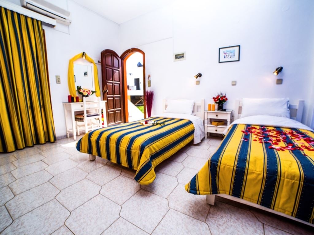 rooms-studio-economy