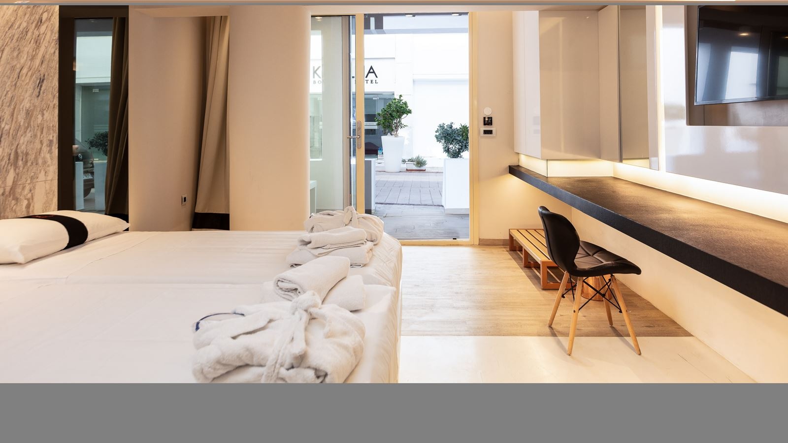 rooms-junior-suite-split-level