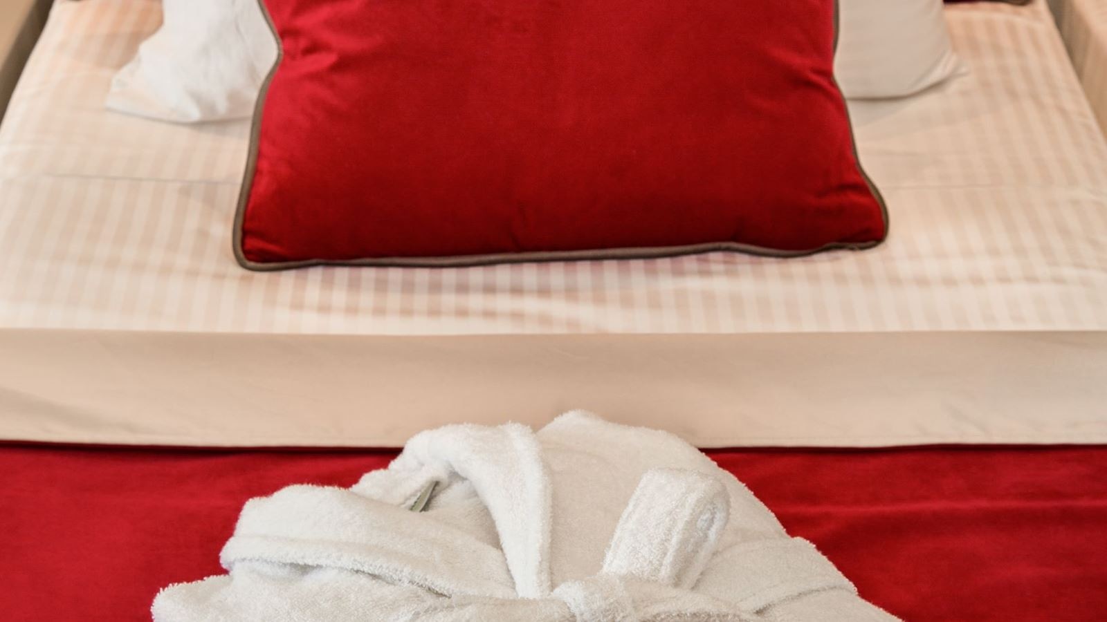 rooms-superior-double-limited-bay-view