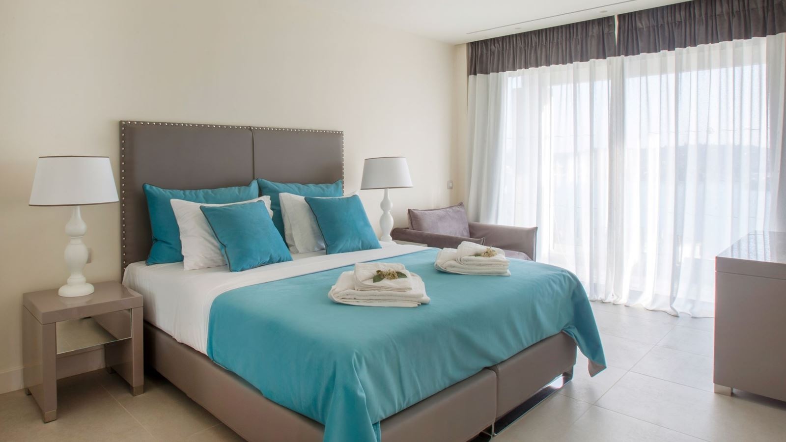 rooms-deluxe-panorama-villa-with-pool