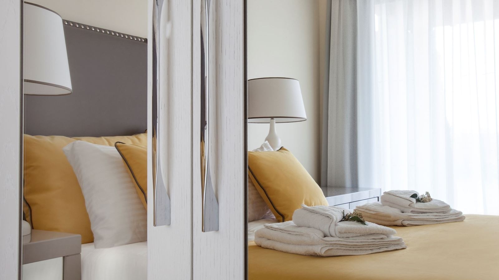 rooms-deluxe-panorama-villa-with-pool