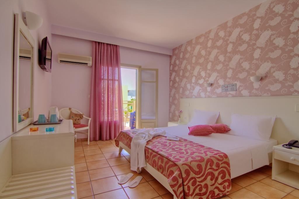 rooms-ruby-royal-junior-suite