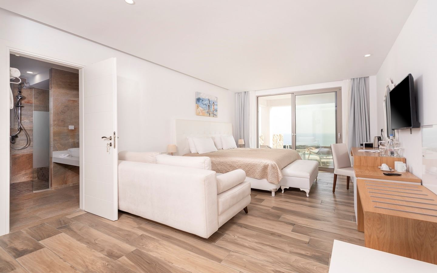 rooms-pool-experience-junior-suite-sea-view