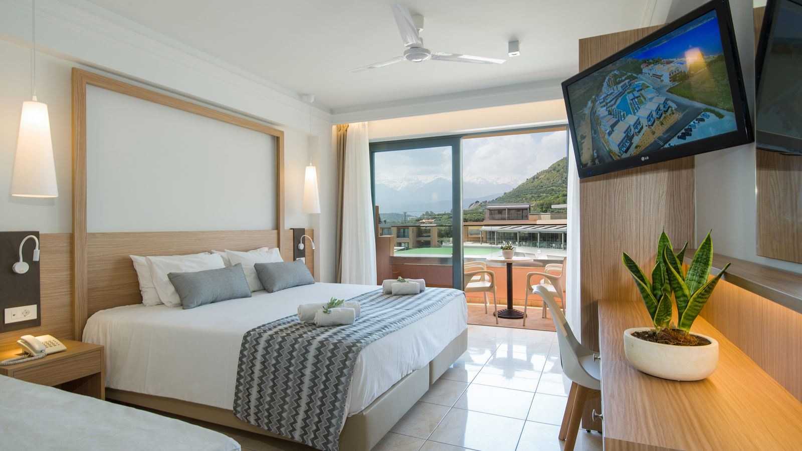 rooms-family-room-superior