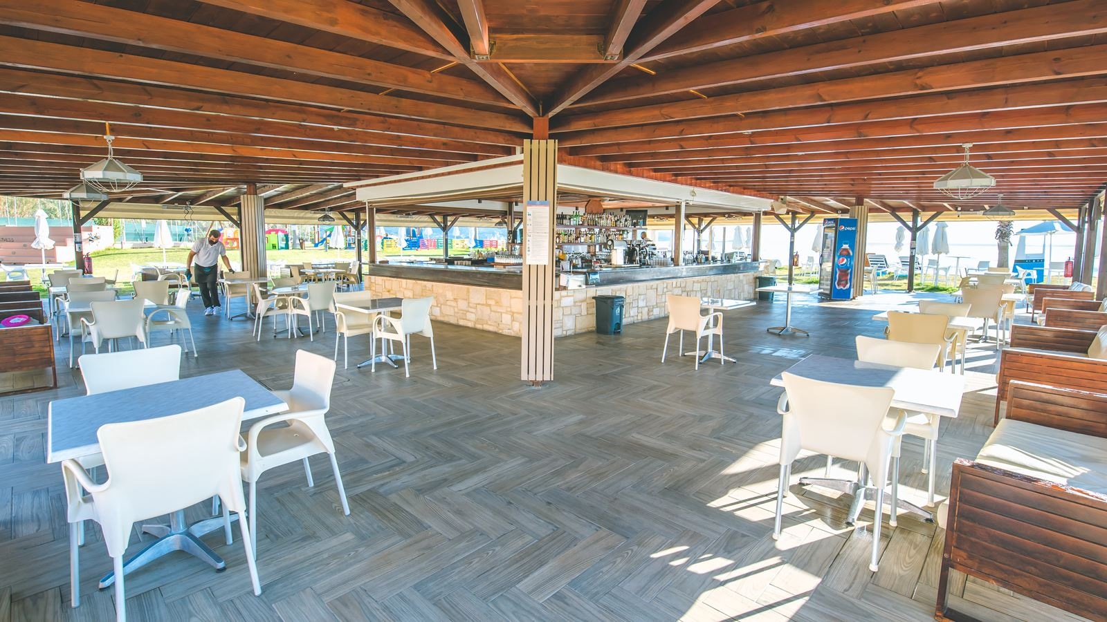 restaurants-dioysos-beach-bar