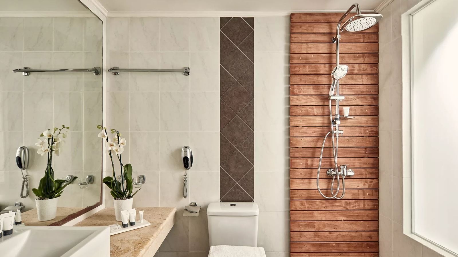 rooms-superior-singleuse-swimup-balcony