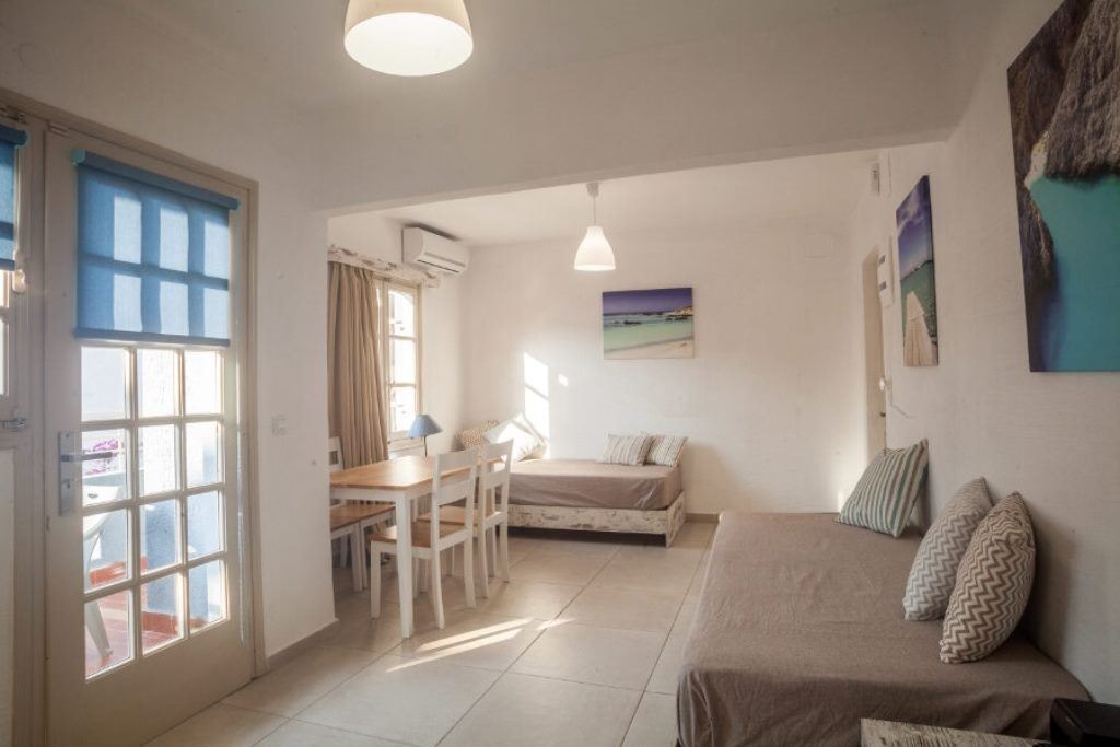 rooms-suite-junior-1-bedroom--living-room-triple-balcony