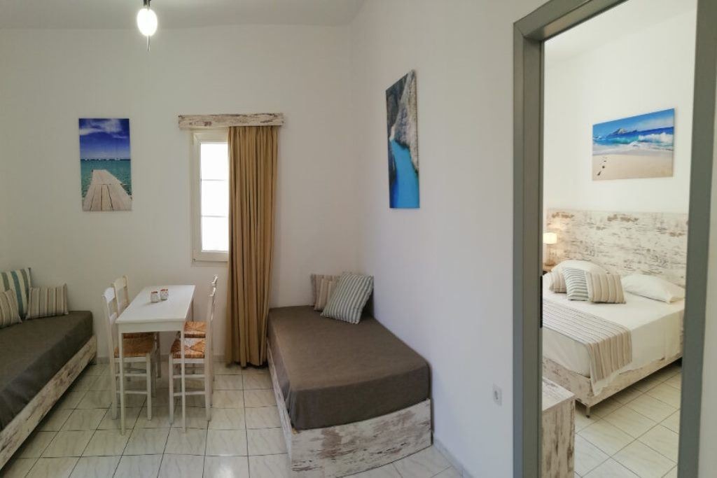 rooms-suite-junior-1-bedroom--living-room-quad-balcony
