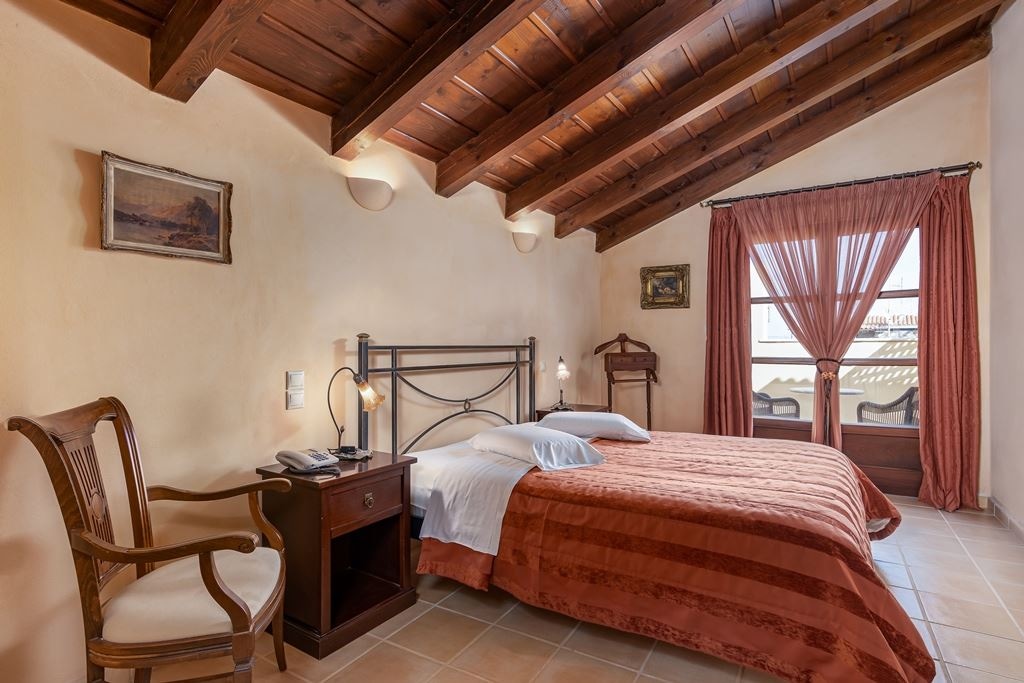 rooms-superior-double-room