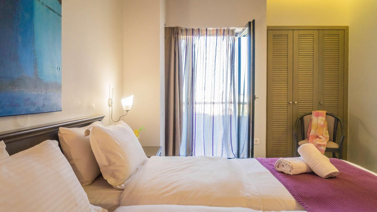 rooms-deluxe-room-sea-view