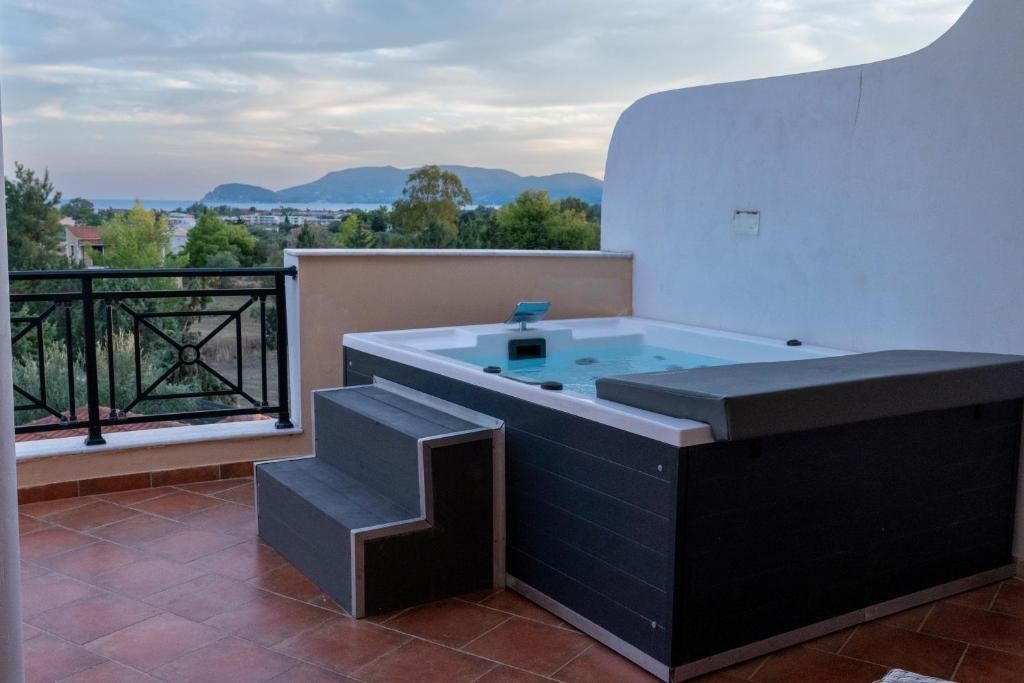 rooms-suite-with-jacuzzi