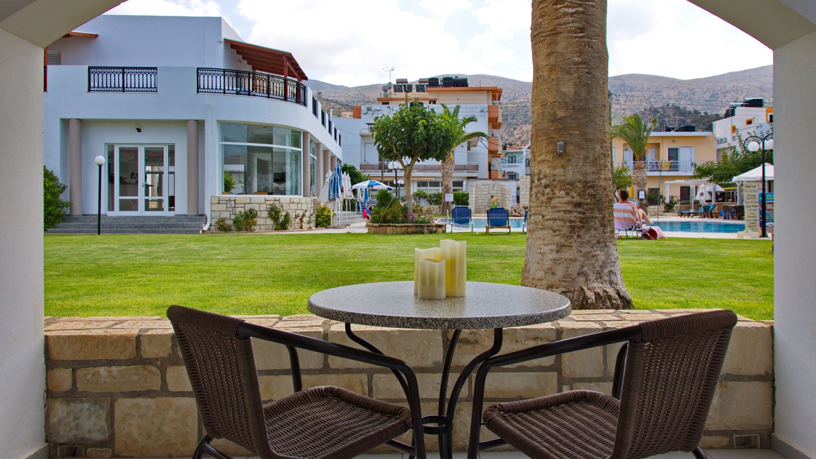 rooms-standard-double-or-twin-studio